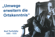 Magnet mit weißem Hintergrund, davor Tucholsky auf einem Stuhl sitzend, daneben ein Zitat von ihm.